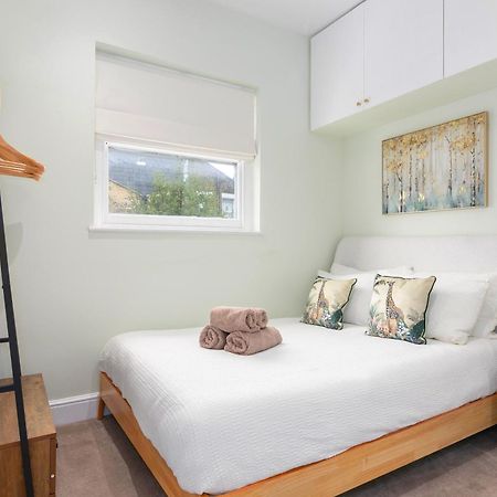 Апартаменты Cosy Flat 5 Min From Holland Park Station! Лондон Экстерьер фото