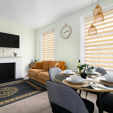 Апартаменты Cosy Flat 5 Min From Holland Park Station! Лондон Экстерьер фото