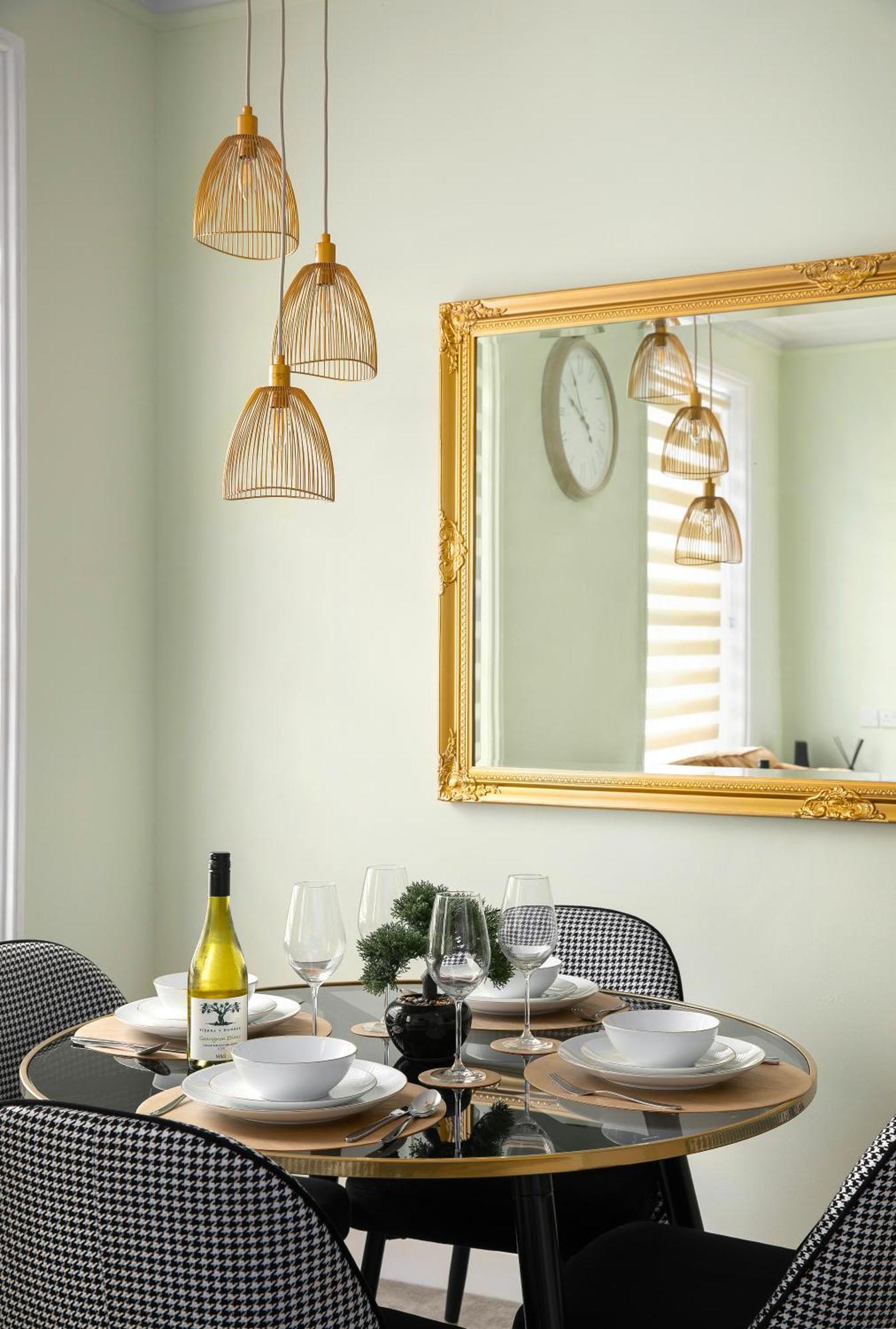 Апартаменты Cosy Flat 5 Min From Holland Park Station! Лондон Экстерьер фото