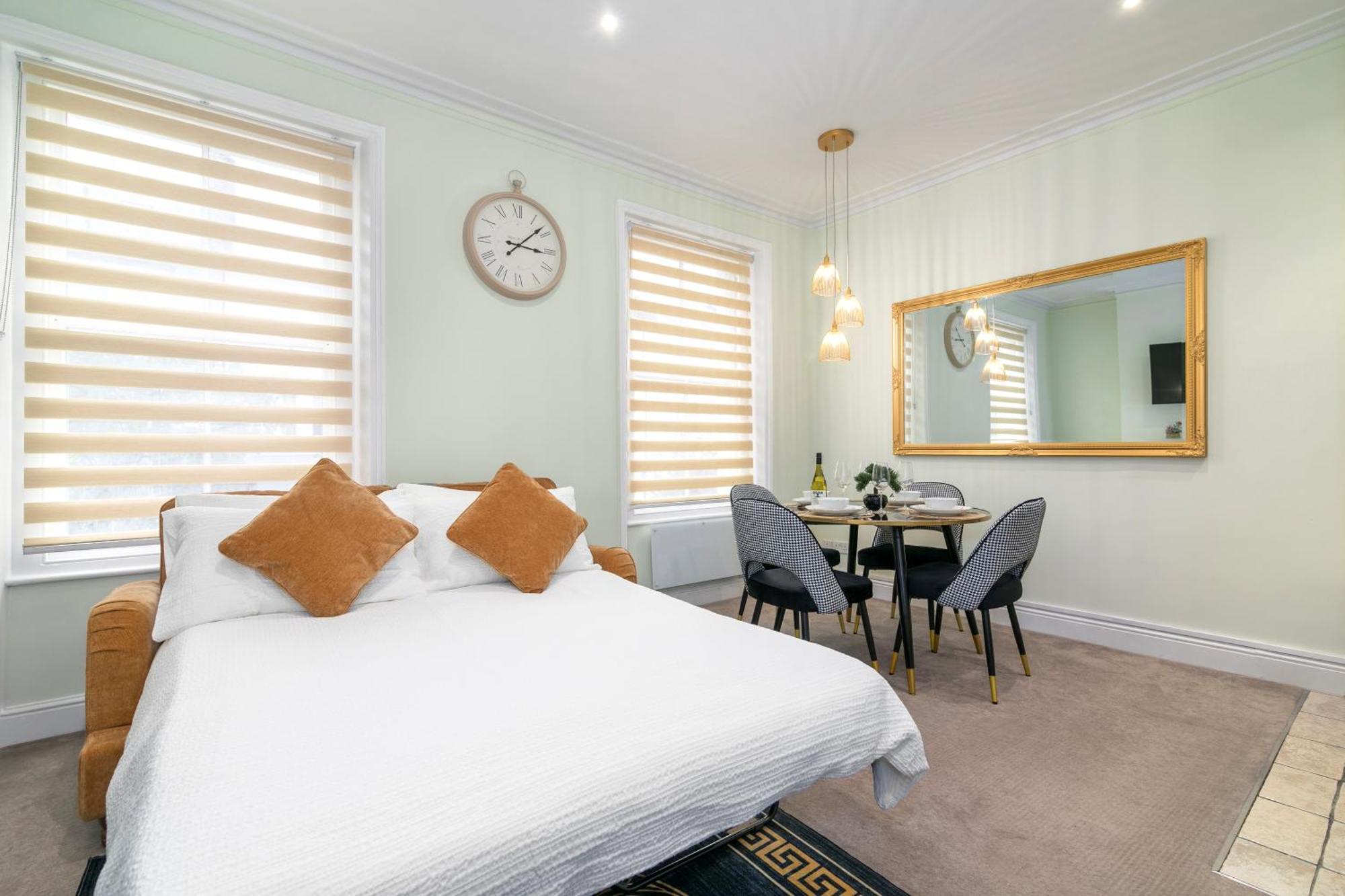 Апартаменты Cosy Flat 5 Min From Holland Park Station! Лондон Экстерьер фото